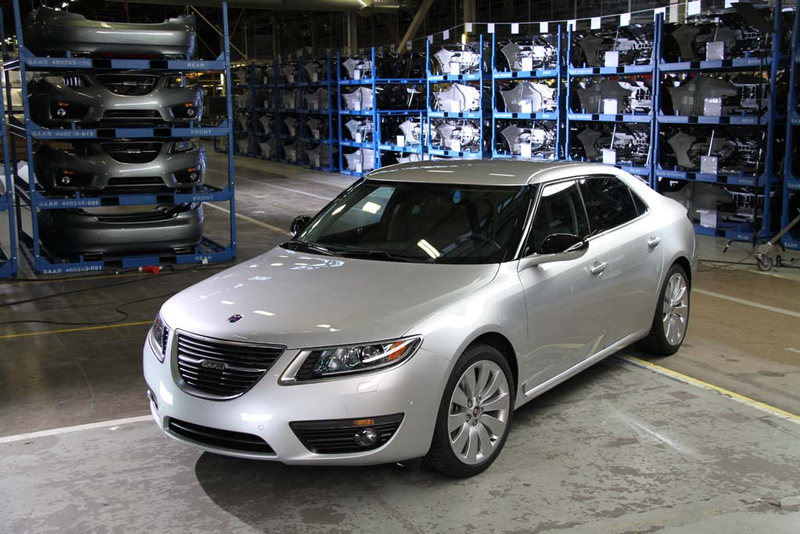 Illustration for article titled Chrome red Saab 9-5!!!!